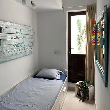 House Apartment *